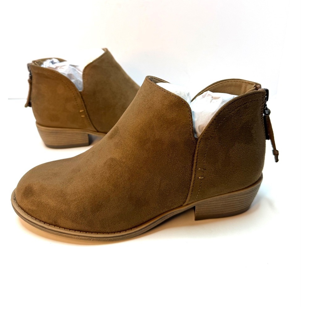 Journee Collection Women's Livvy Side Split Ankle Booties Taupe Size 7 NWT/BOX